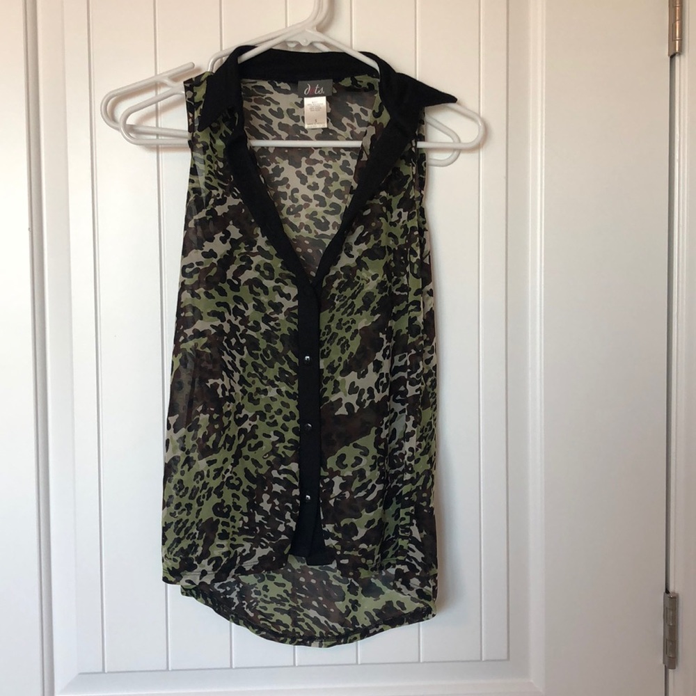 Camouflage cheetah print tank with collar